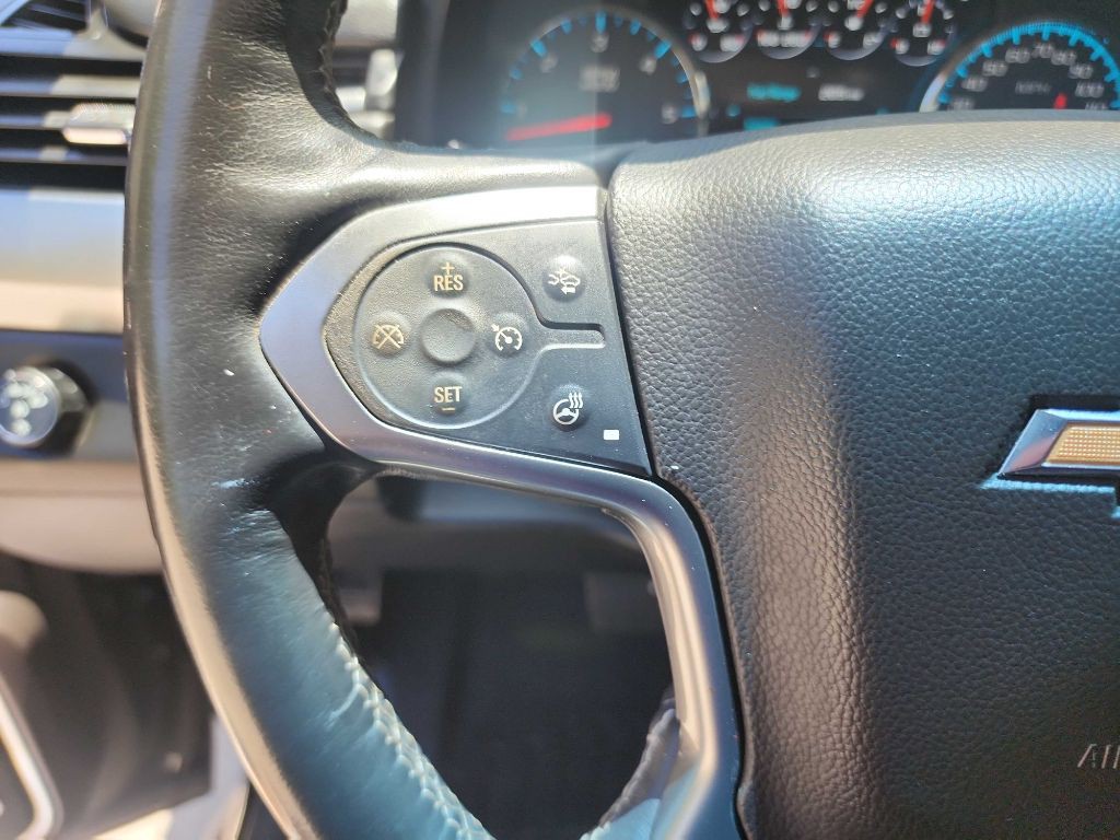2017 Chevrolet Suburban Image 22
