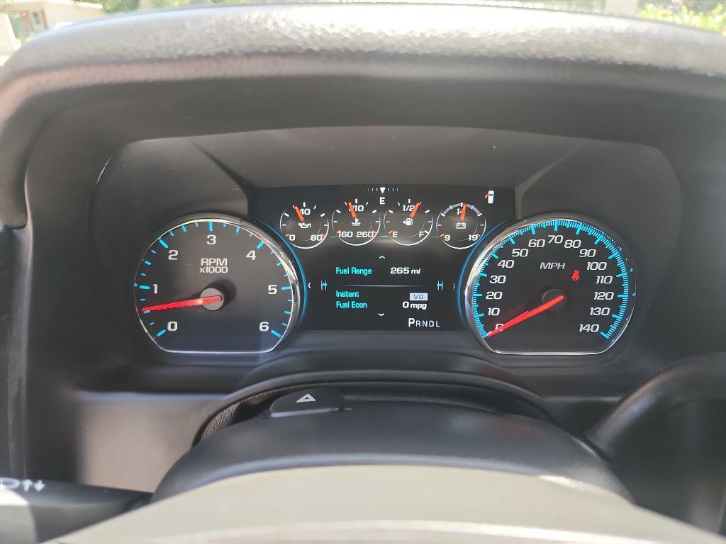 2017 Chevrolet Suburban Image 24
