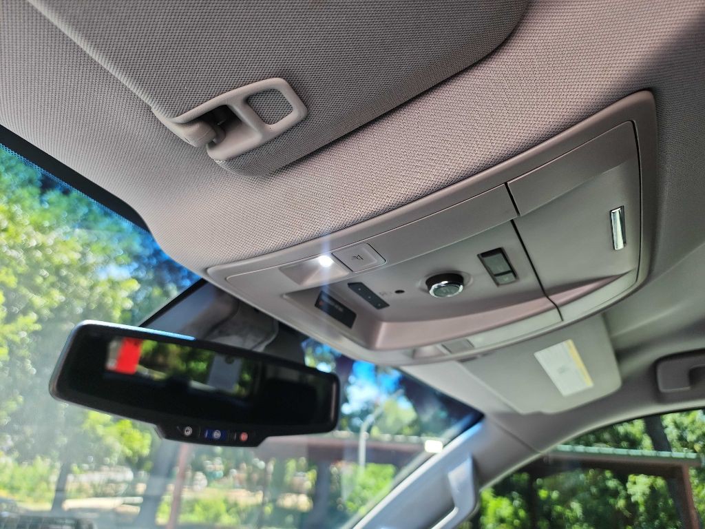 2017 Chevrolet Suburban Image 26