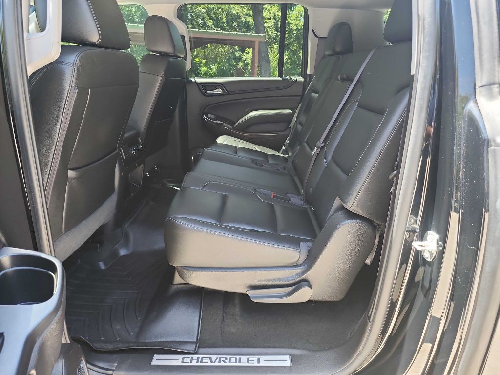 2017 Chevrolet Suburban Image 30