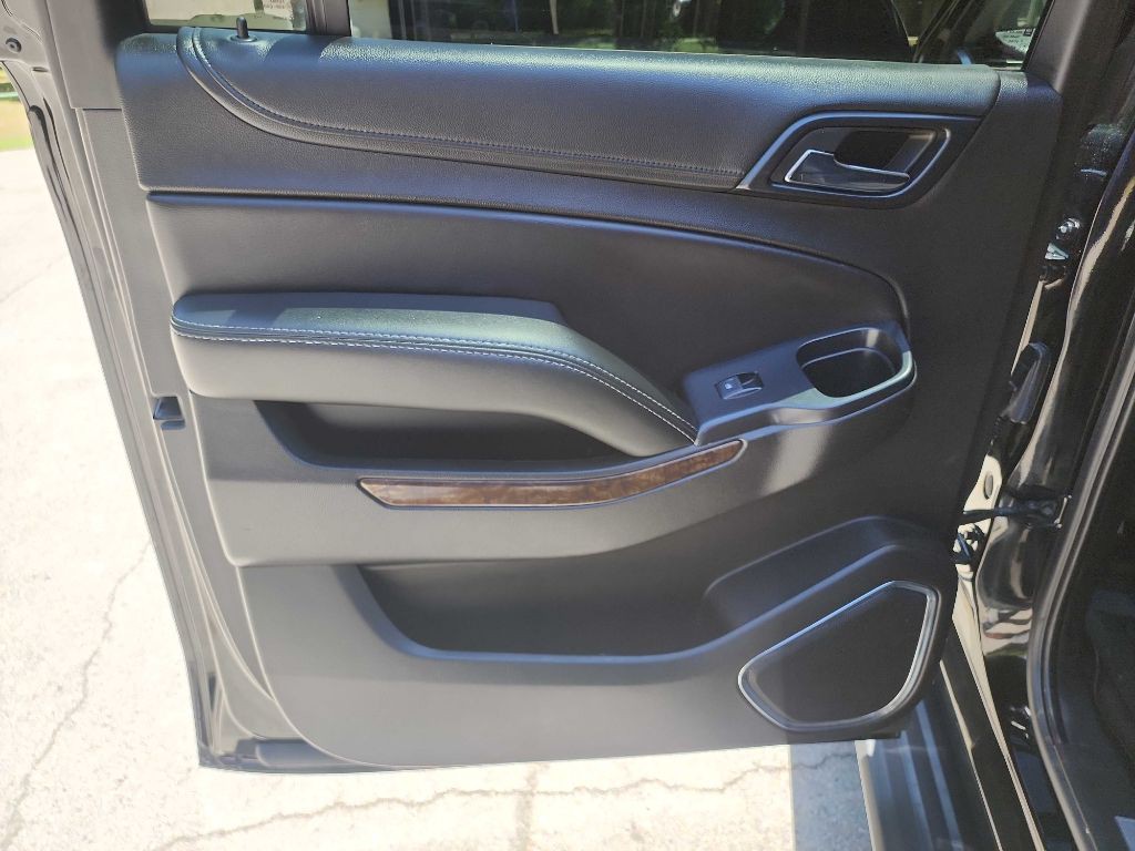 2017 Chevrolet Suburban Image 31