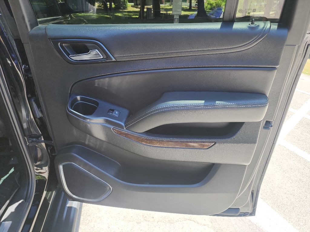 2017 Chevrolet Suburban Image 39