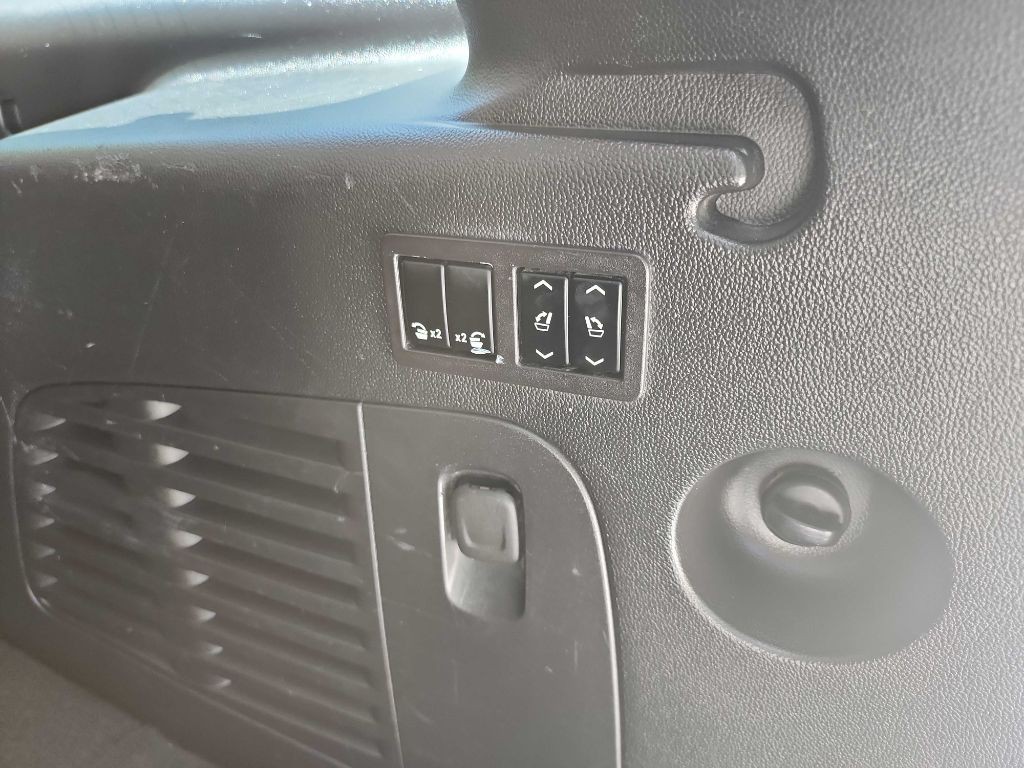 2017 Chevrolet Suburban Image 40
