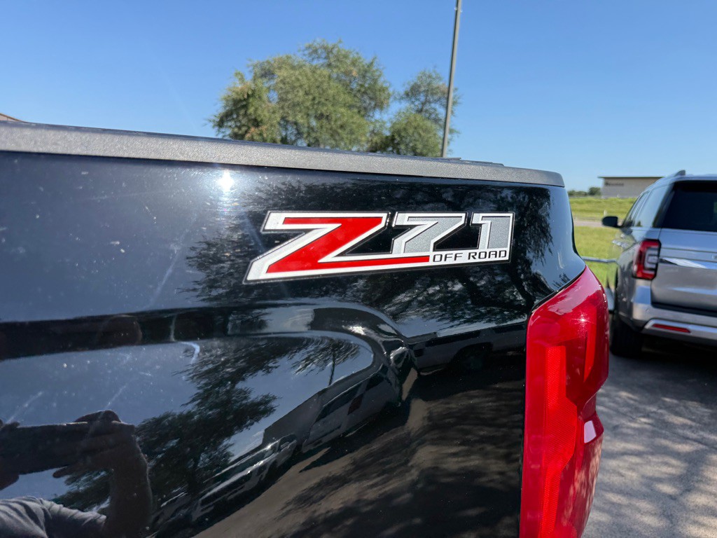 2017 Chevrolet Silverado 1500 Image 11