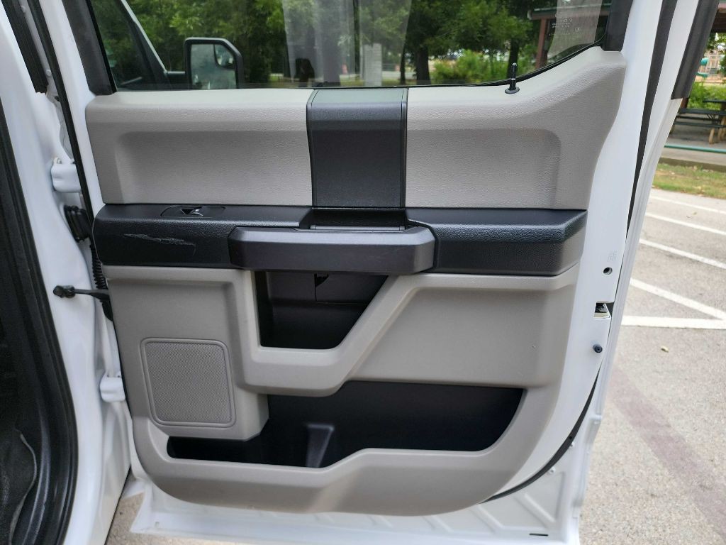 2017 Ford F-150 Image 32