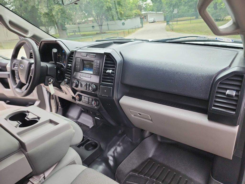 2017 Ford F-150 Image 38