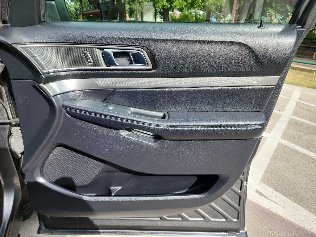 2018 Ford Explorer Image 38