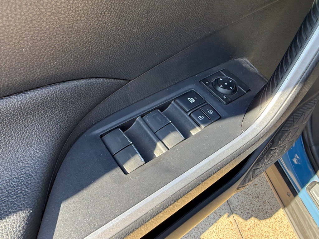 2023 Toyota Rav4 Image 15