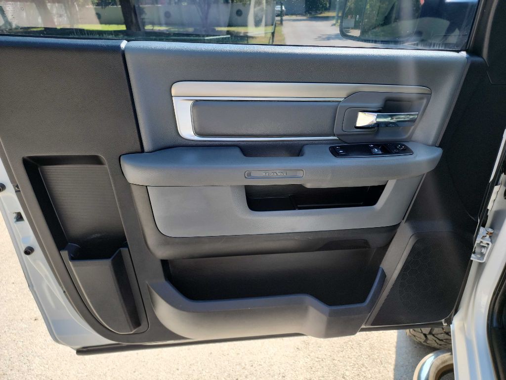 2014 RAM 3500 Image 15
