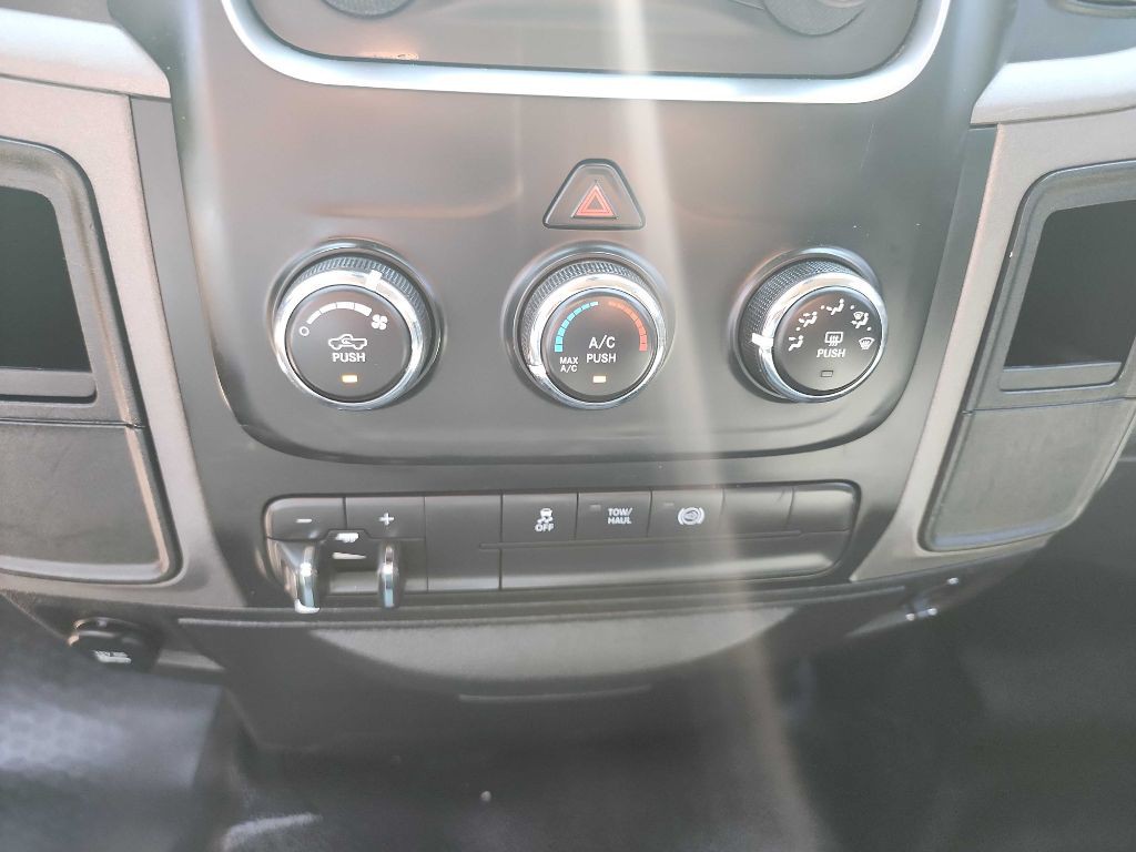 2014 RAM 3500 Image 27