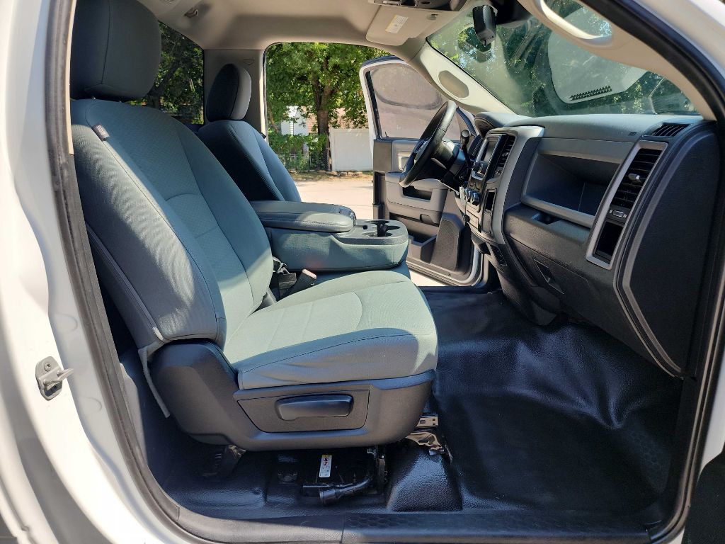 2014 RAM 3500 Image 32