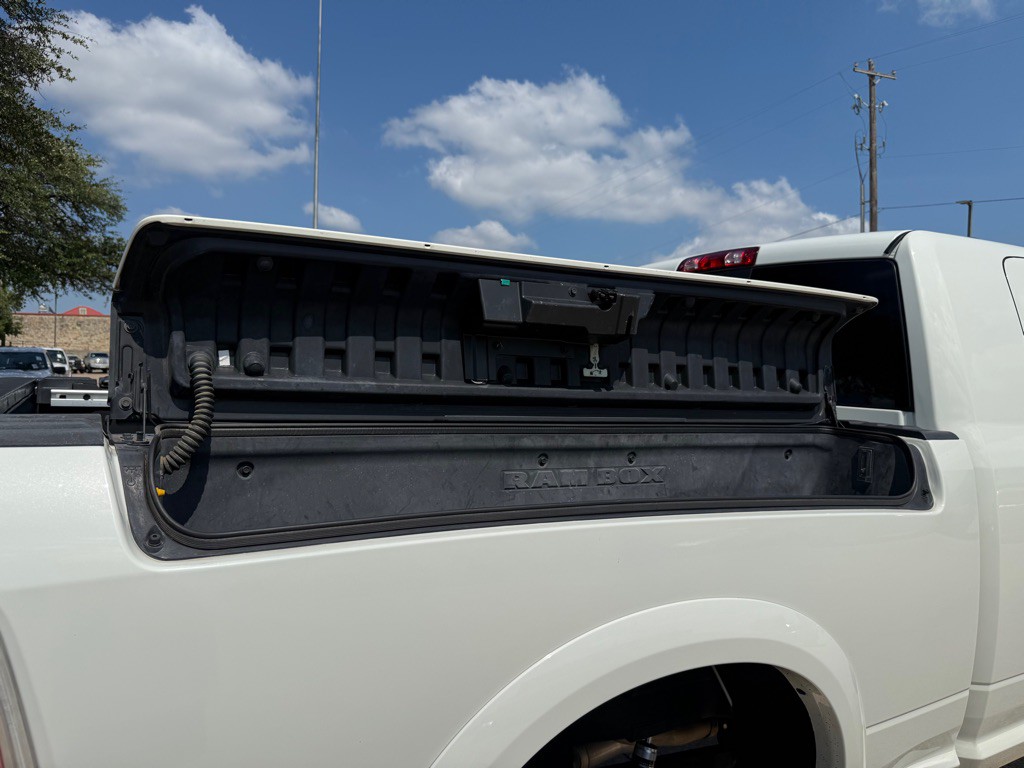 2016 RAM 2500 Image 12