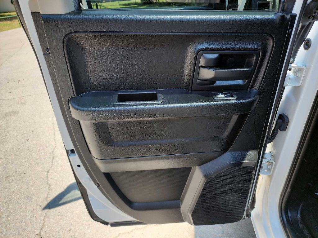 2016 RAM 1500 Image 32