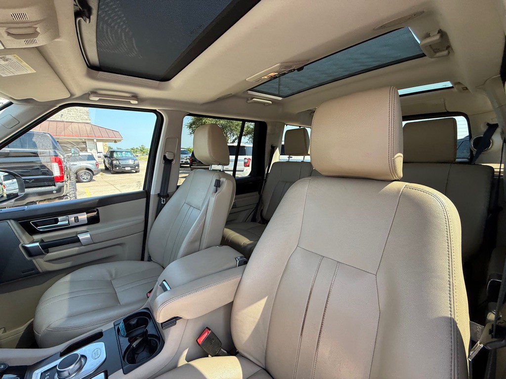 2016 Land Rover LR4 Image 19