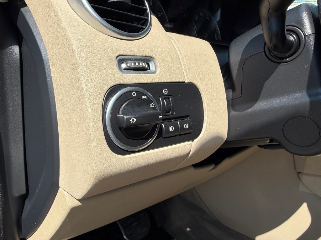 2016 Land Rover LR4 Image 23