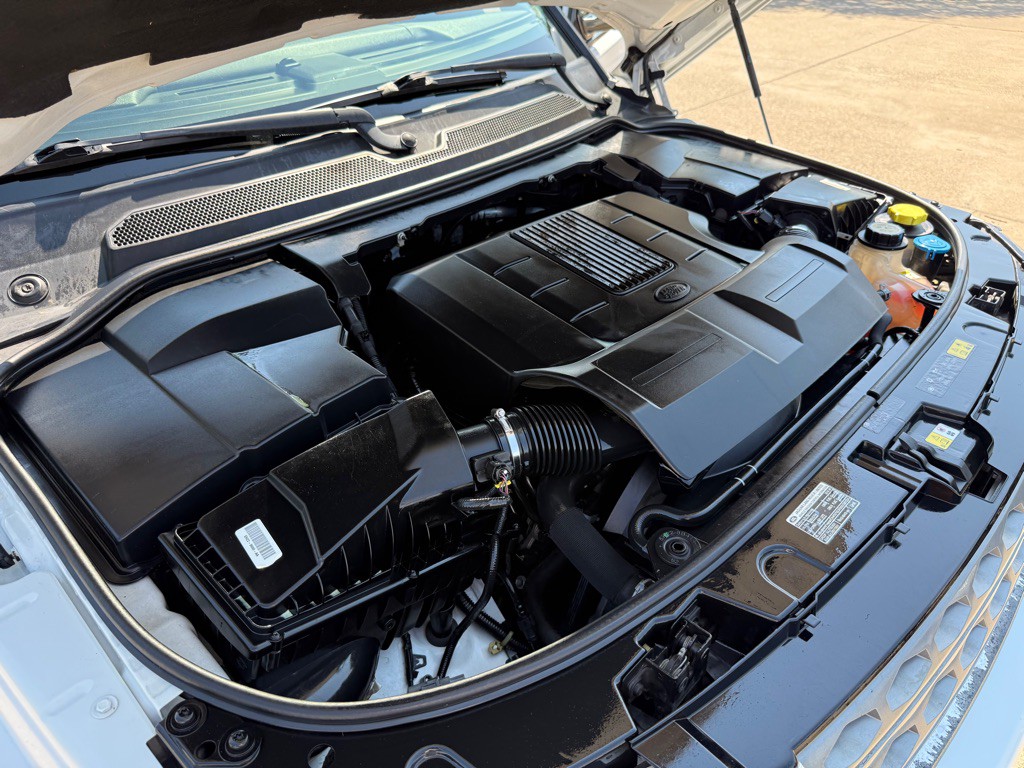 2016 Land Rover LR4 Image 41