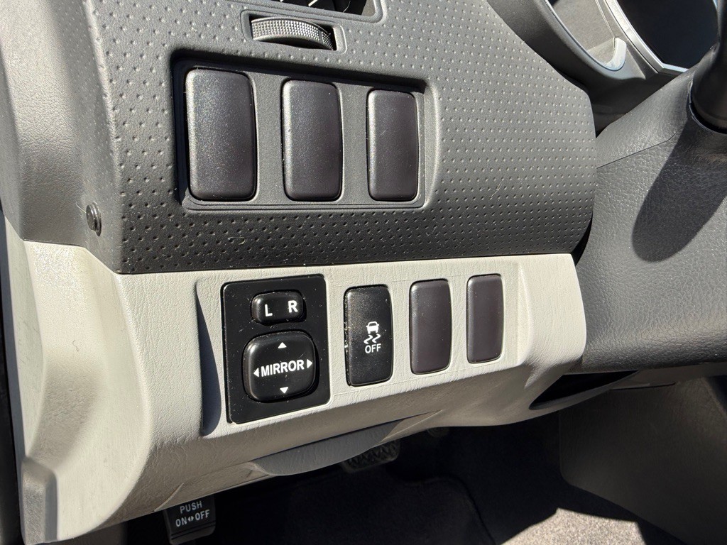 2014 Toyota Tacoma Image 19