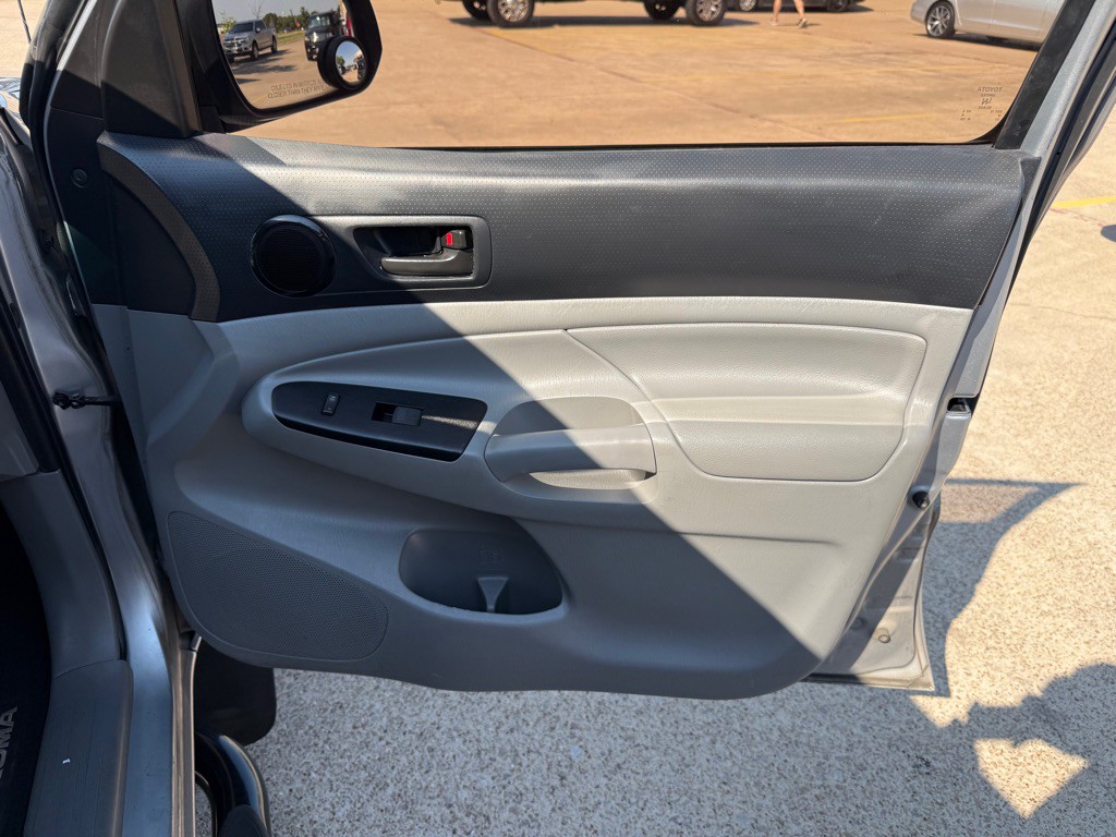 2014 Toyota Tacoma Image 23