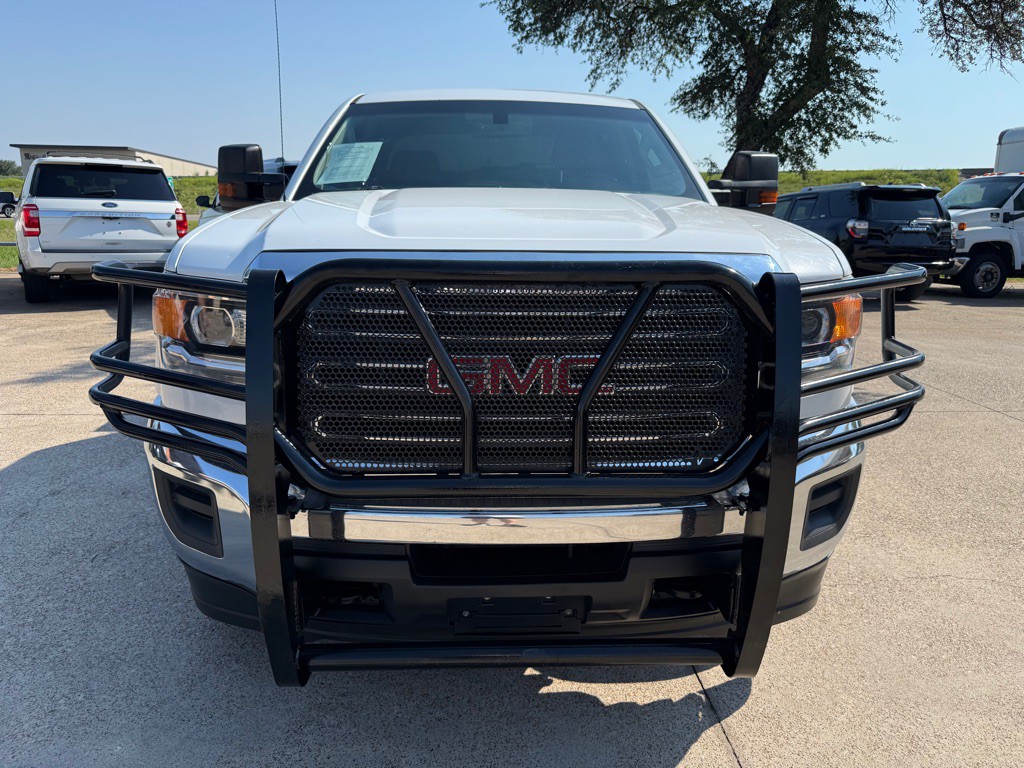 2019 GMC Sierra Image 2