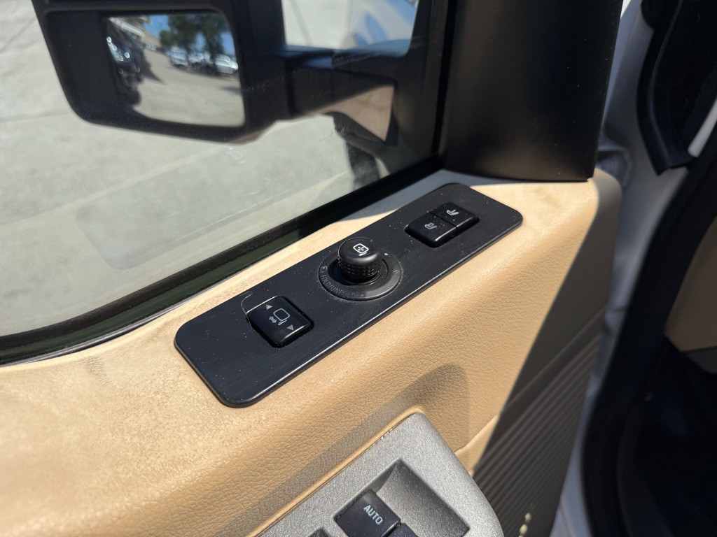2011 Ford F-350 Image 23