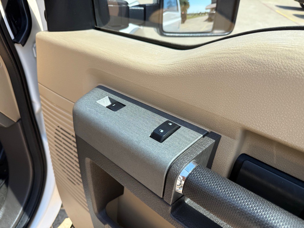 2011 Ford F-350 Image 29