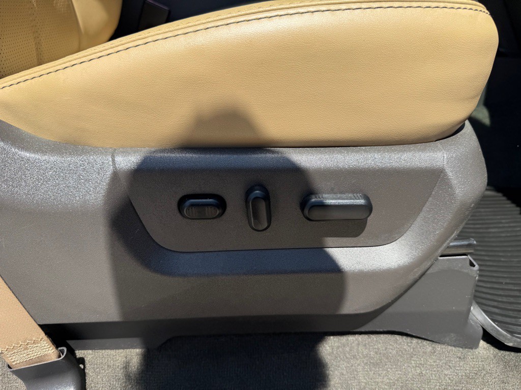 2011 Ford F-350 Image 30