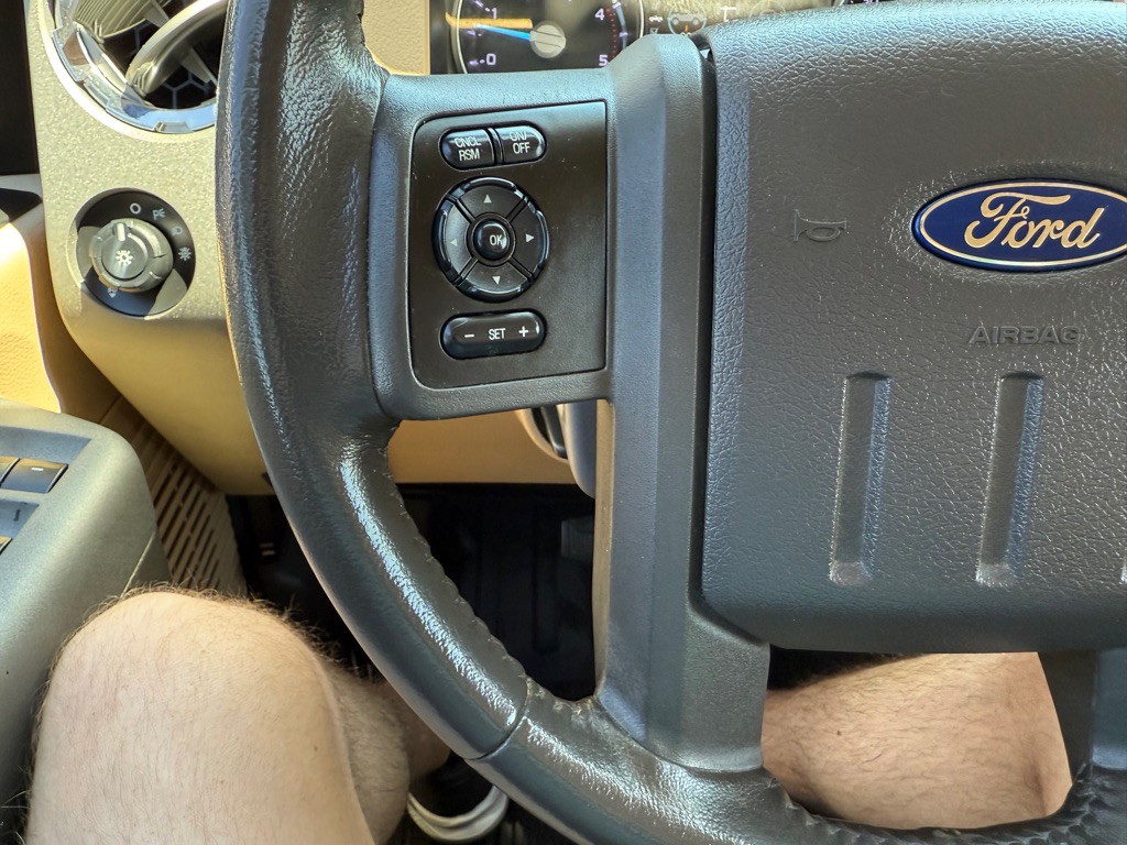 2011 Ford F-350 Image 32