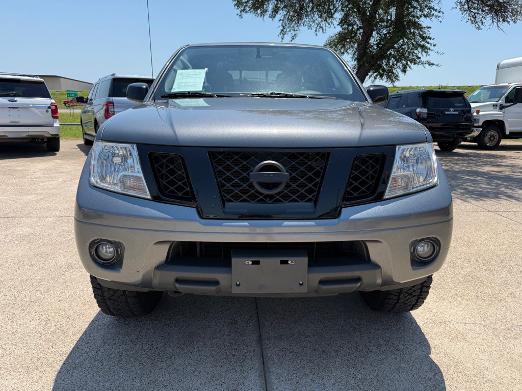 2021 Nissan Frontier Image 2