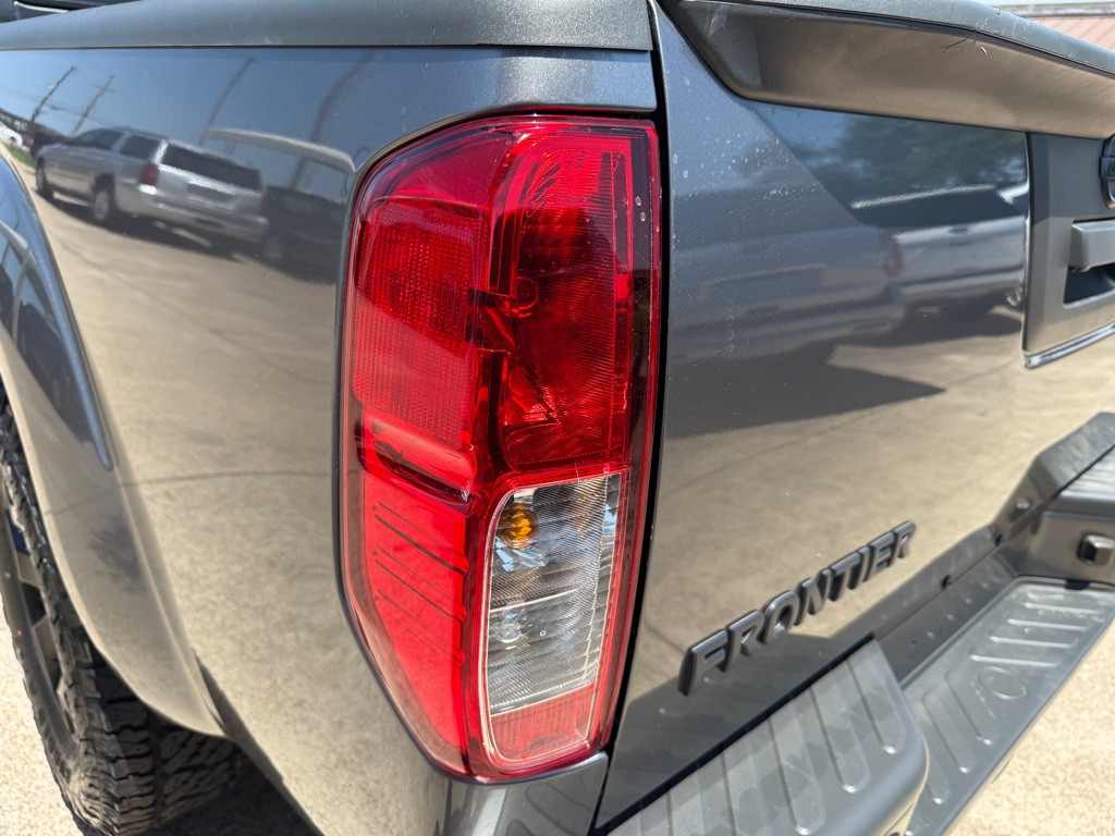 2021 Nissan Frontier Image 10