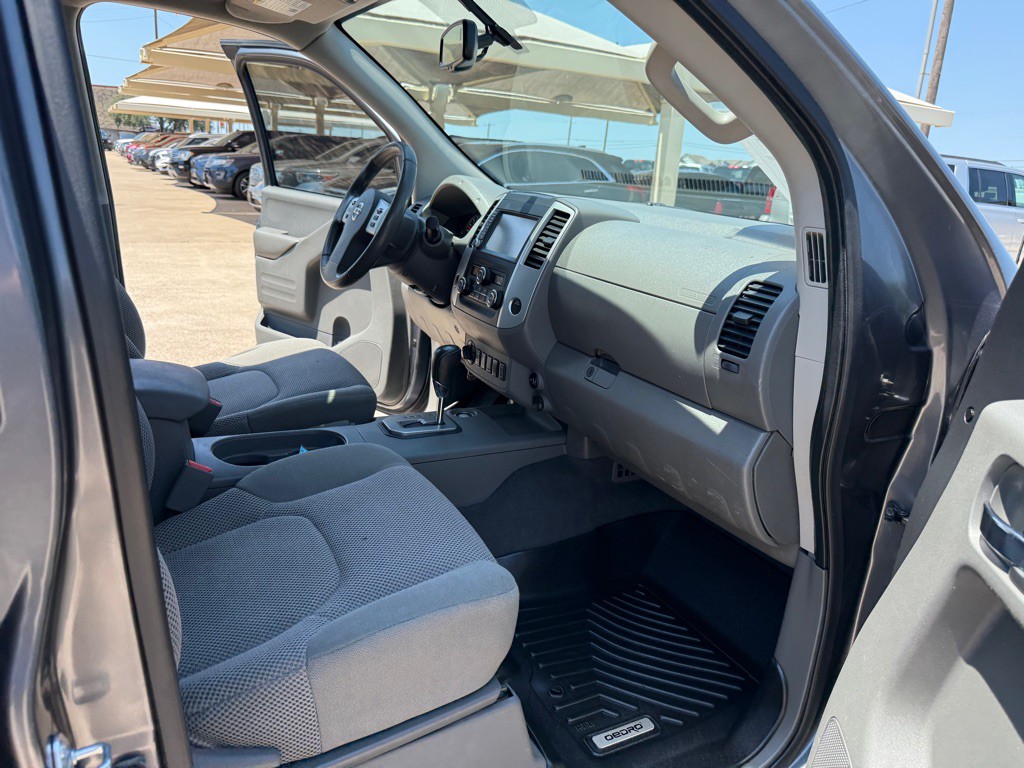 2021 Nissan Frontier Image 17