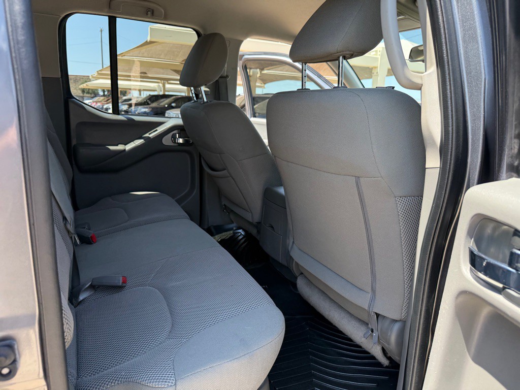 2021 Nissan Frontier Image 18
