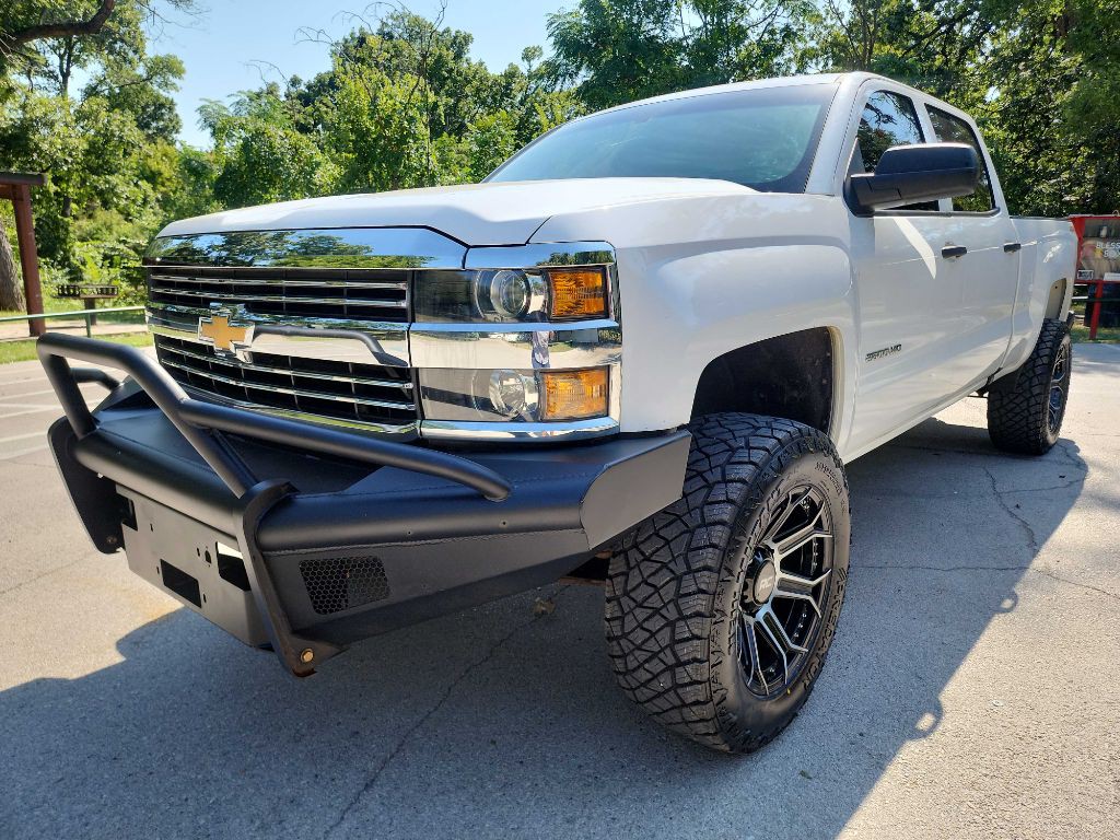 2017 Chevrolet Silverado 1500 Image 2