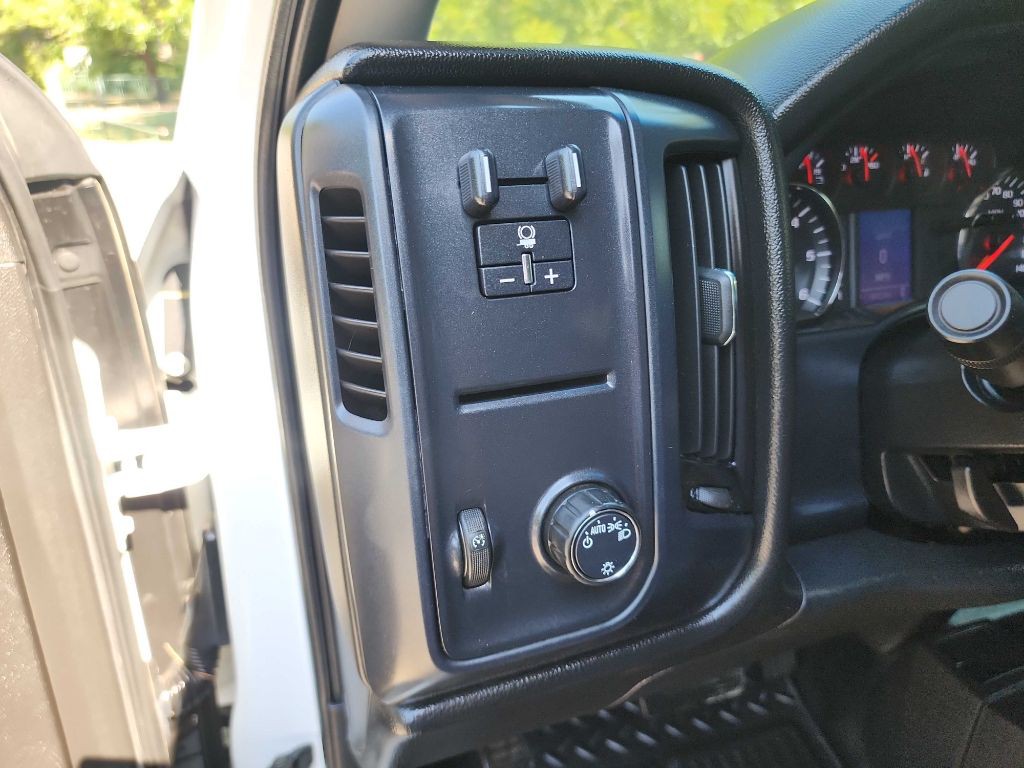 2017 Chevrolet Silverado 1500 Image 18