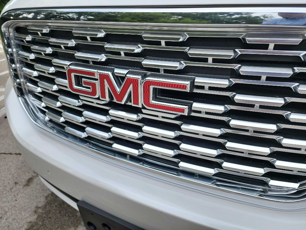 2018 GMC Yukon Image 3