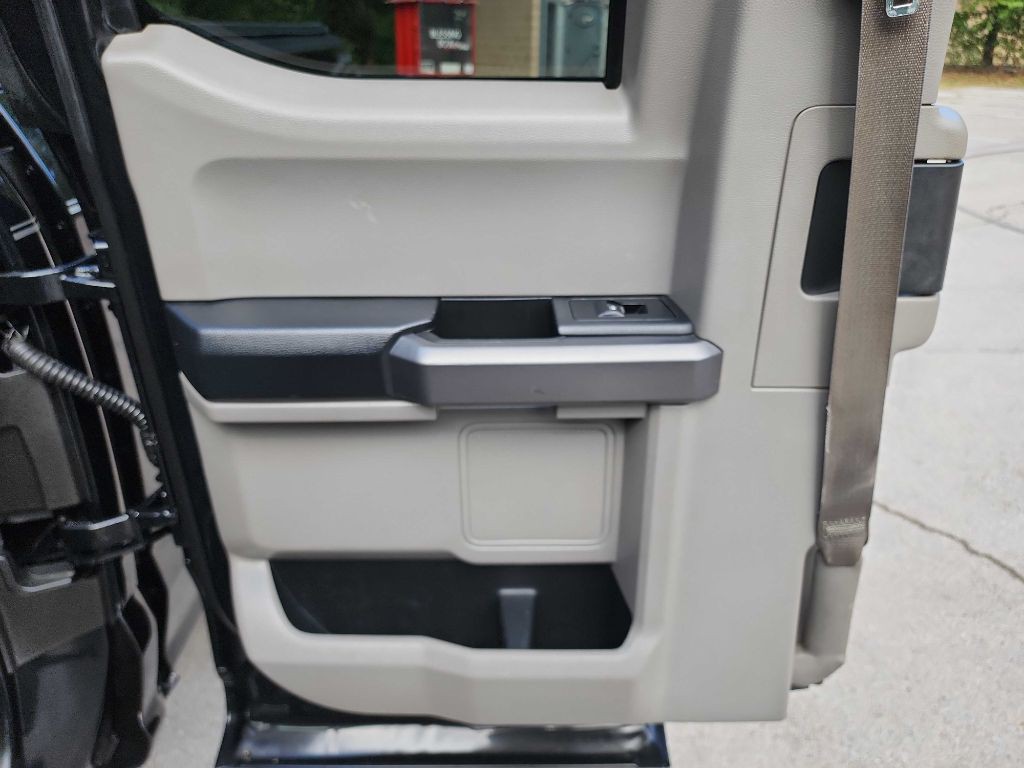2015 Ford F-150 Image 28