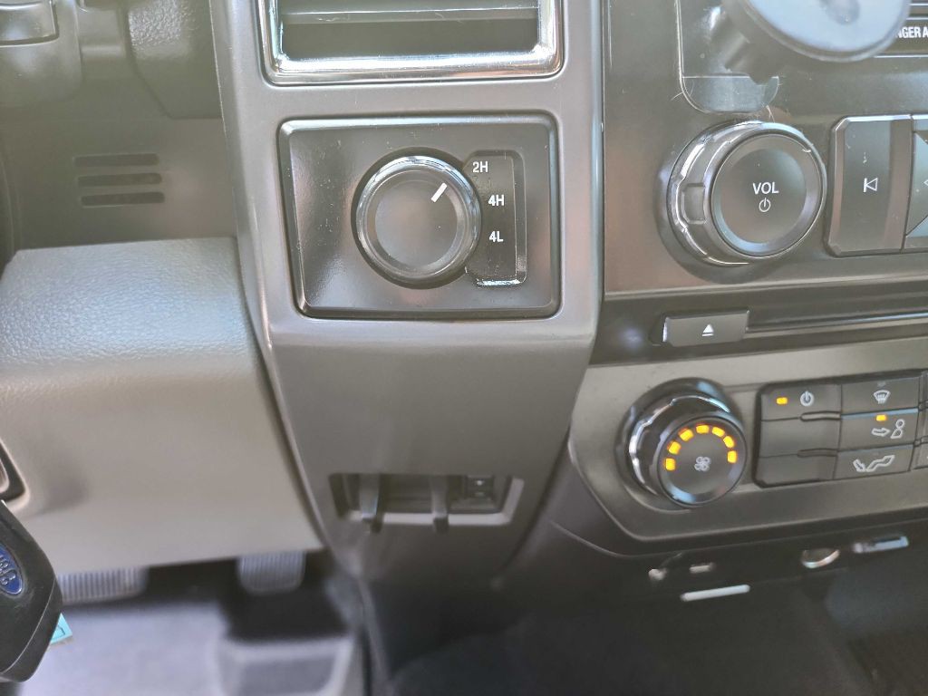 2015 Ford F-150 Image 29