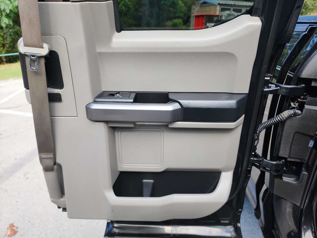 2015 Ford F-150 Image 32