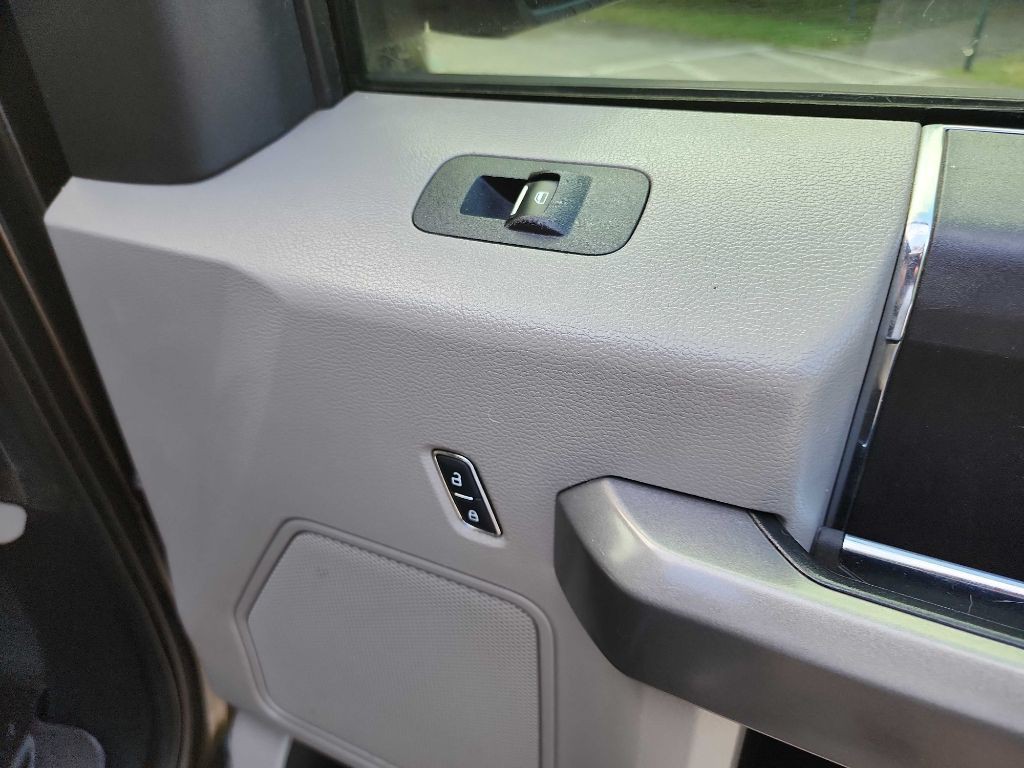 2015 Ford F-150 Image 35