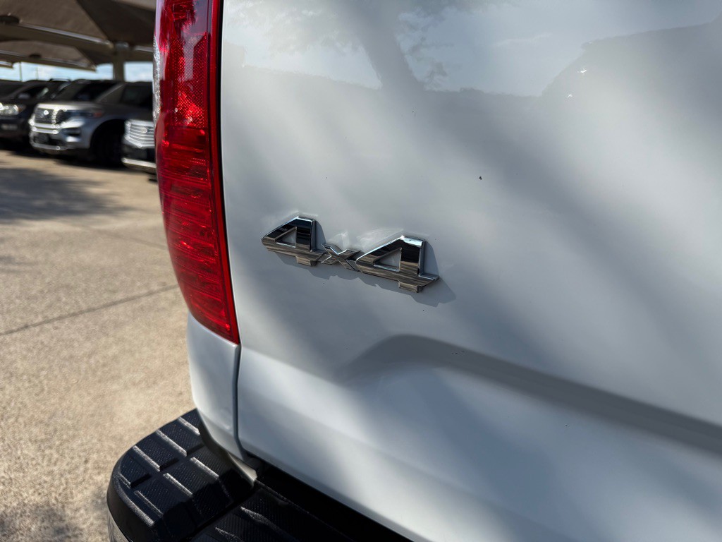 2017 Toyota Tundra Image 9