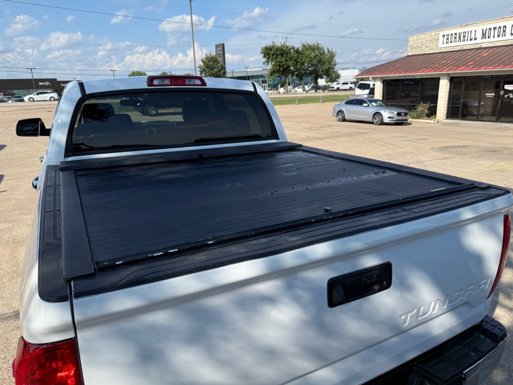 2017 Toyota Tundra Image 10