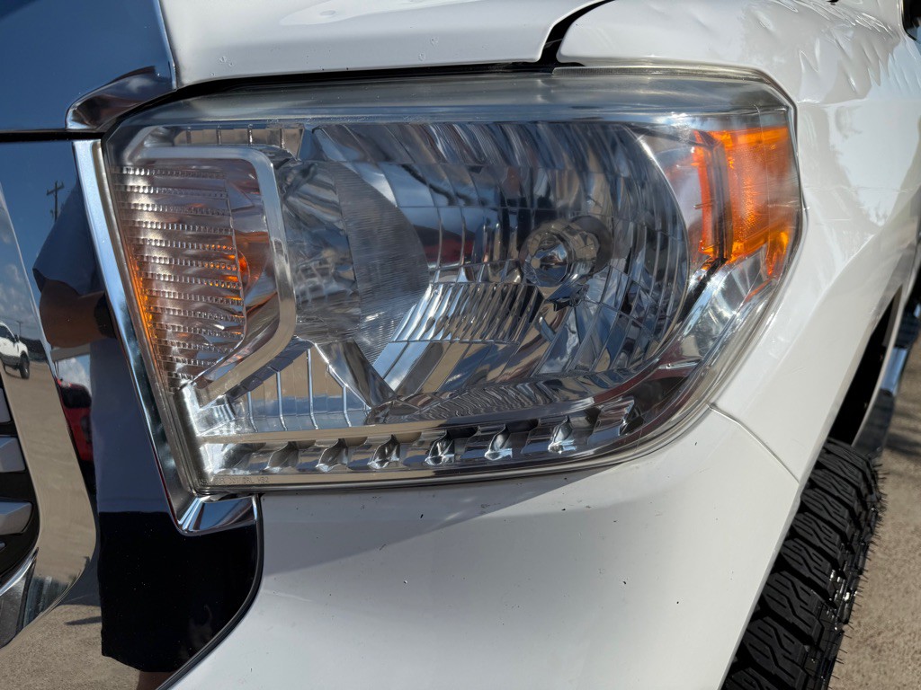 2017 Toyota Tundra Image 11