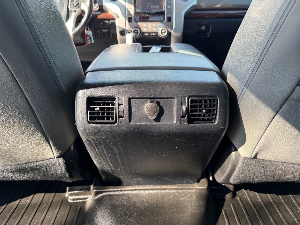 2017 Toyota Tundra Image 21