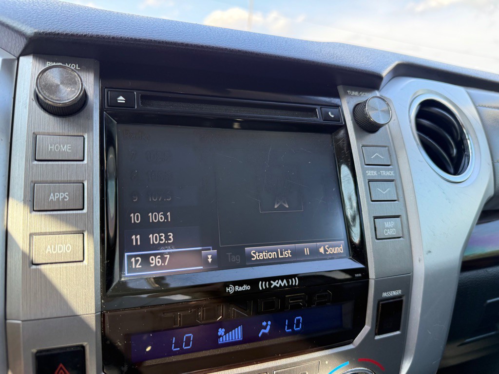 2017 Toyota Tundra Image 32