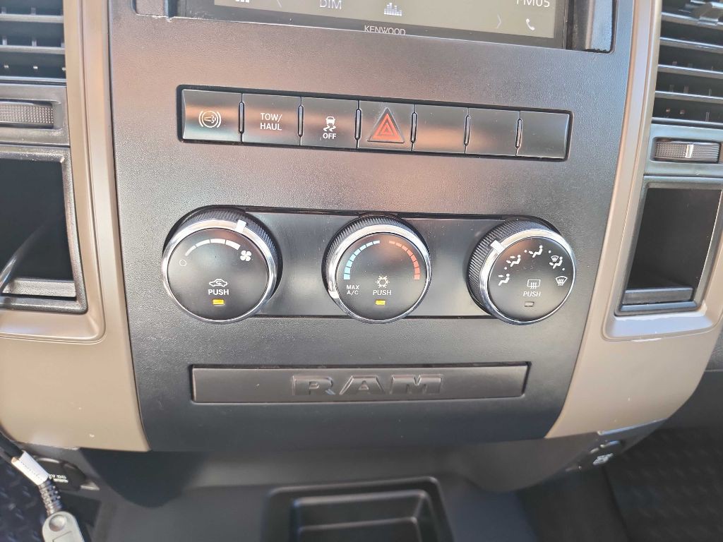 2012 Dodge Ram 3500 Image 28