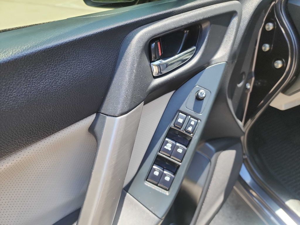 2016 Subaru Forester Image 15
