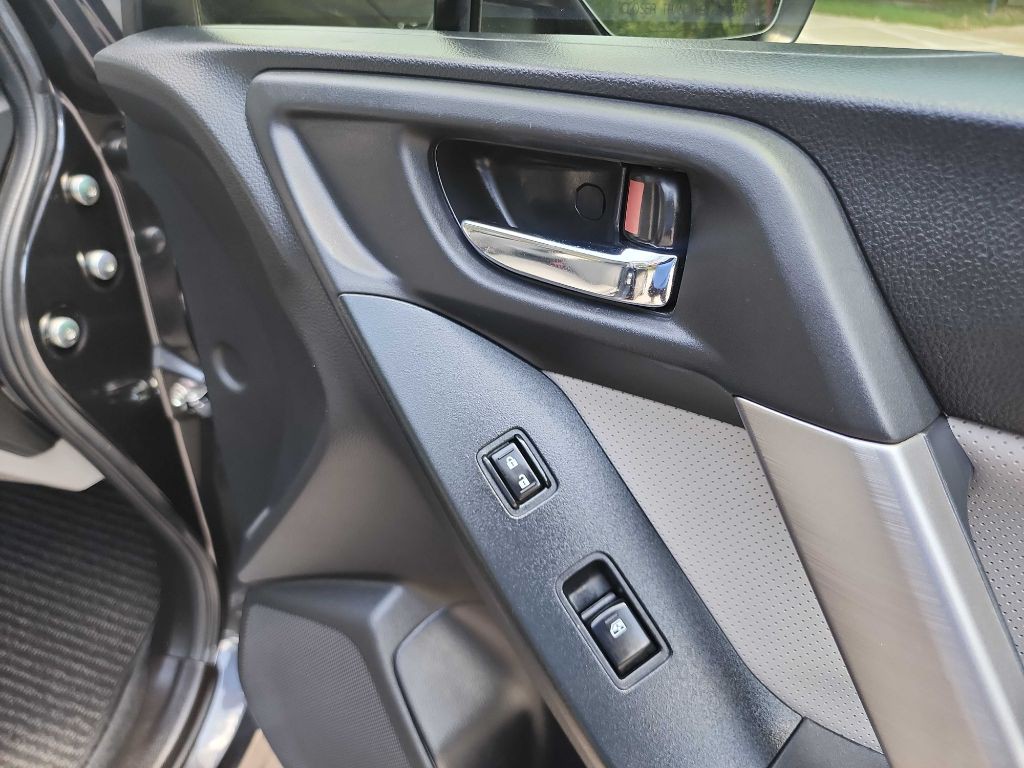 2016 Subaru Forester Image 36