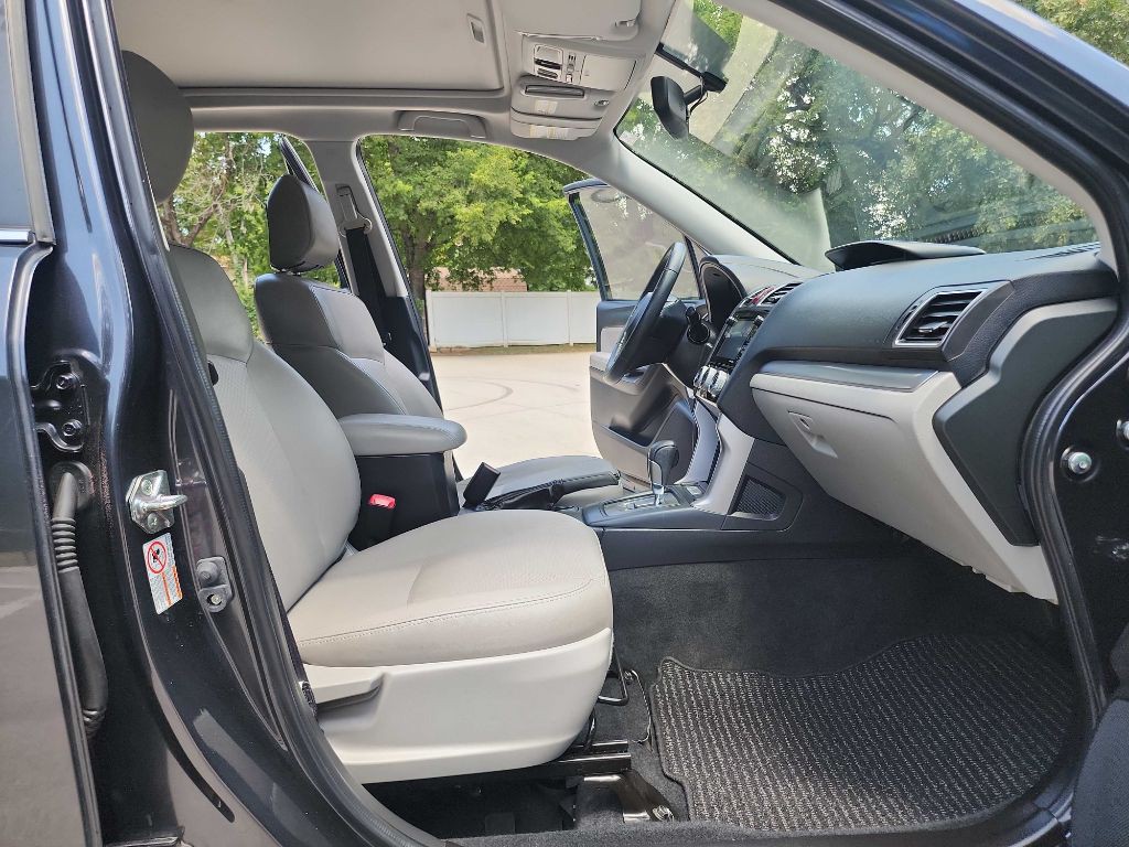 2016 Subaru Forester Image 37