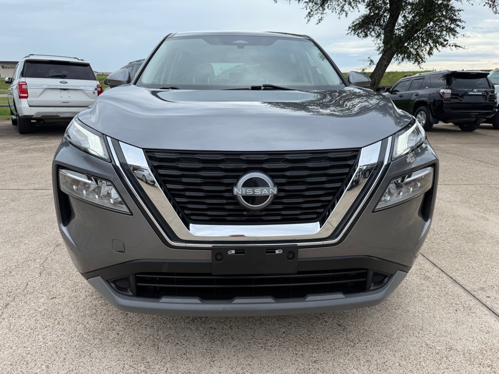 2023 Nissan Rogue Image 2