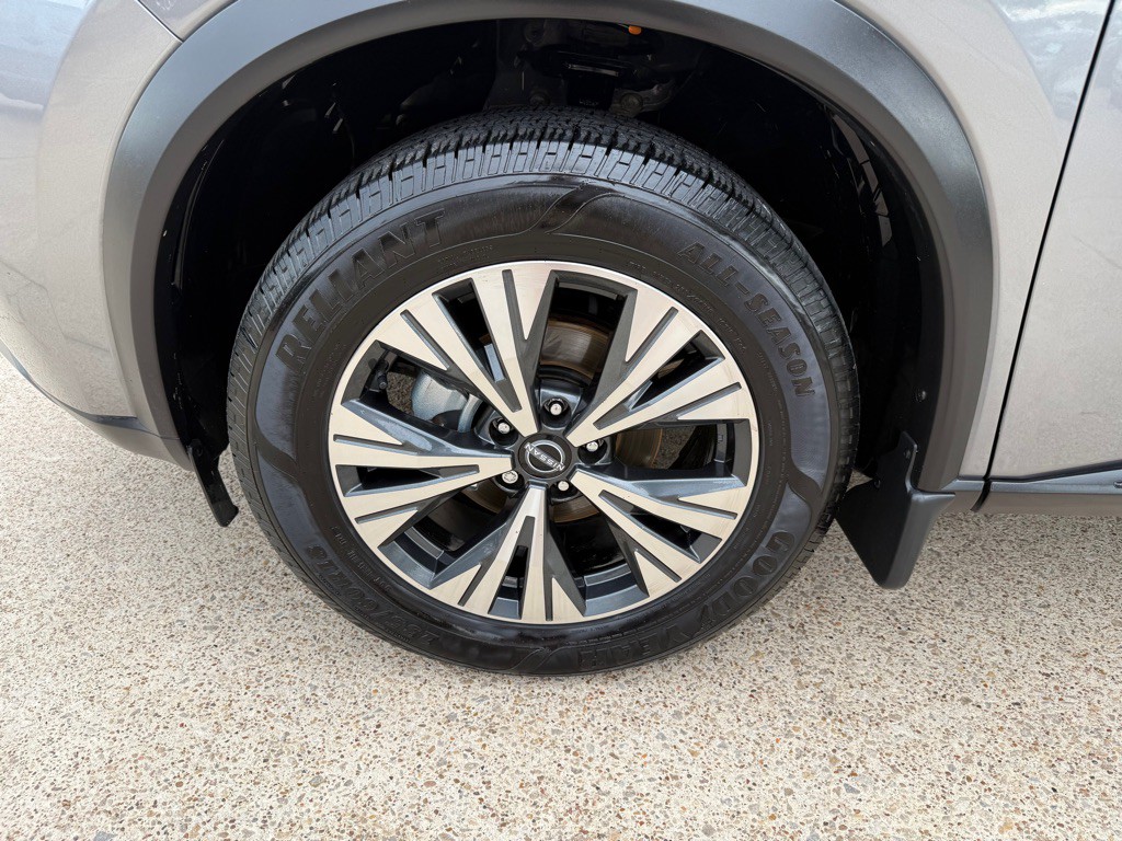 2023 Nissan Rogue Image 13