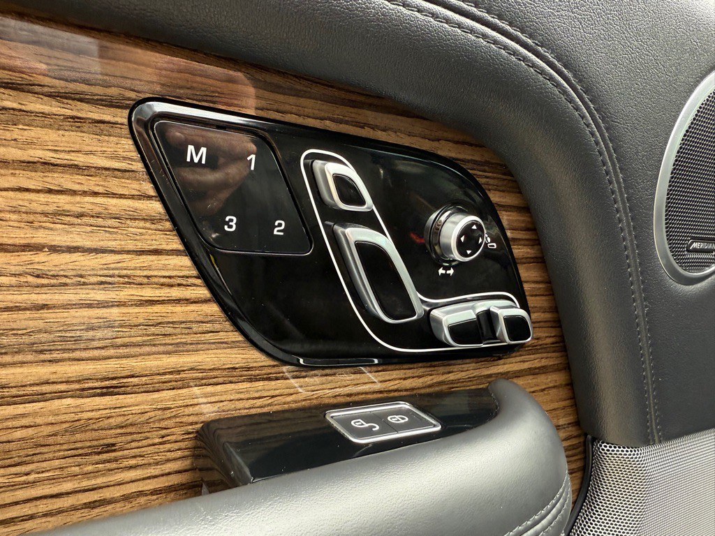 2019 Land Rover Range Rover Image 18
